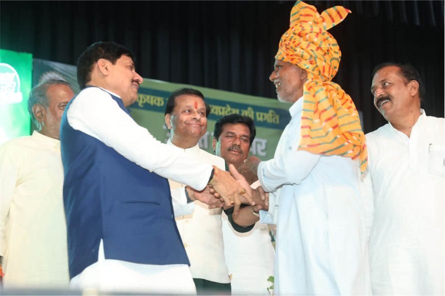 बंजर जमीन से लिखी सफलता की नई इबारत, जैविक खेती के पर्याय बने ग्वालियर के कृषक प्राण सिंह