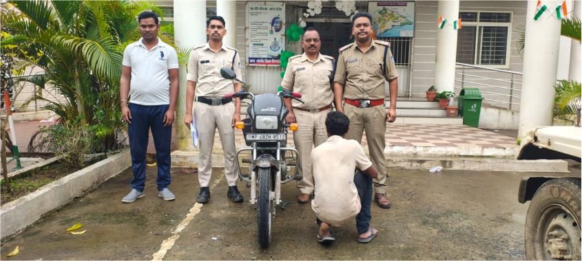 मोटरसाइकिल चोरी का 24 घंटे में खुलासा, आरोपी गिरफ्तार