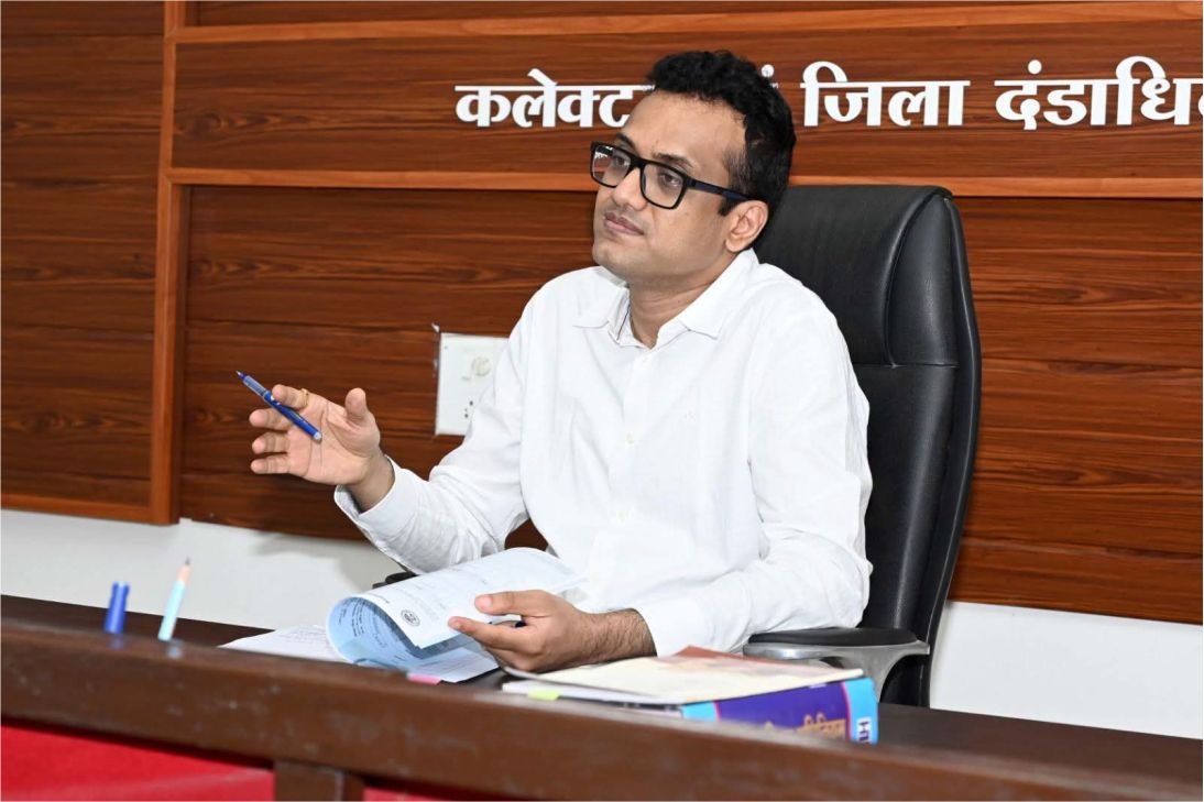 कलेक्टर द्वारा जिले में फार्मर आईडी जनरेशन एवं मैपिंग कार्य की प्रगति की समीक्षा