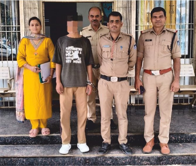 24 घंटे में नाबालिग से दुष्कर्म का आरोपी गिरफ्तार, वारदात में इस्तेमाल बाइक जब्त