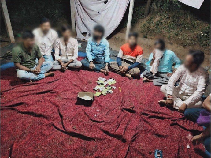 Police Raid on Gambling Den in Nanded; 8 Accused Booked